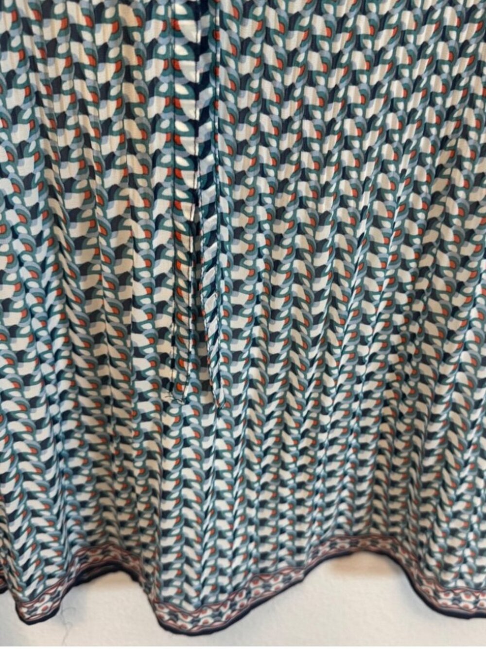 Sleeveless V Neck Pleated Ruffle Neck‎ Geometric Print Blouse Top - Picture 2 of 2